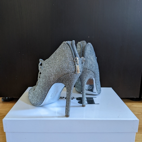 Silver open toe heels - Picture 4 of 7